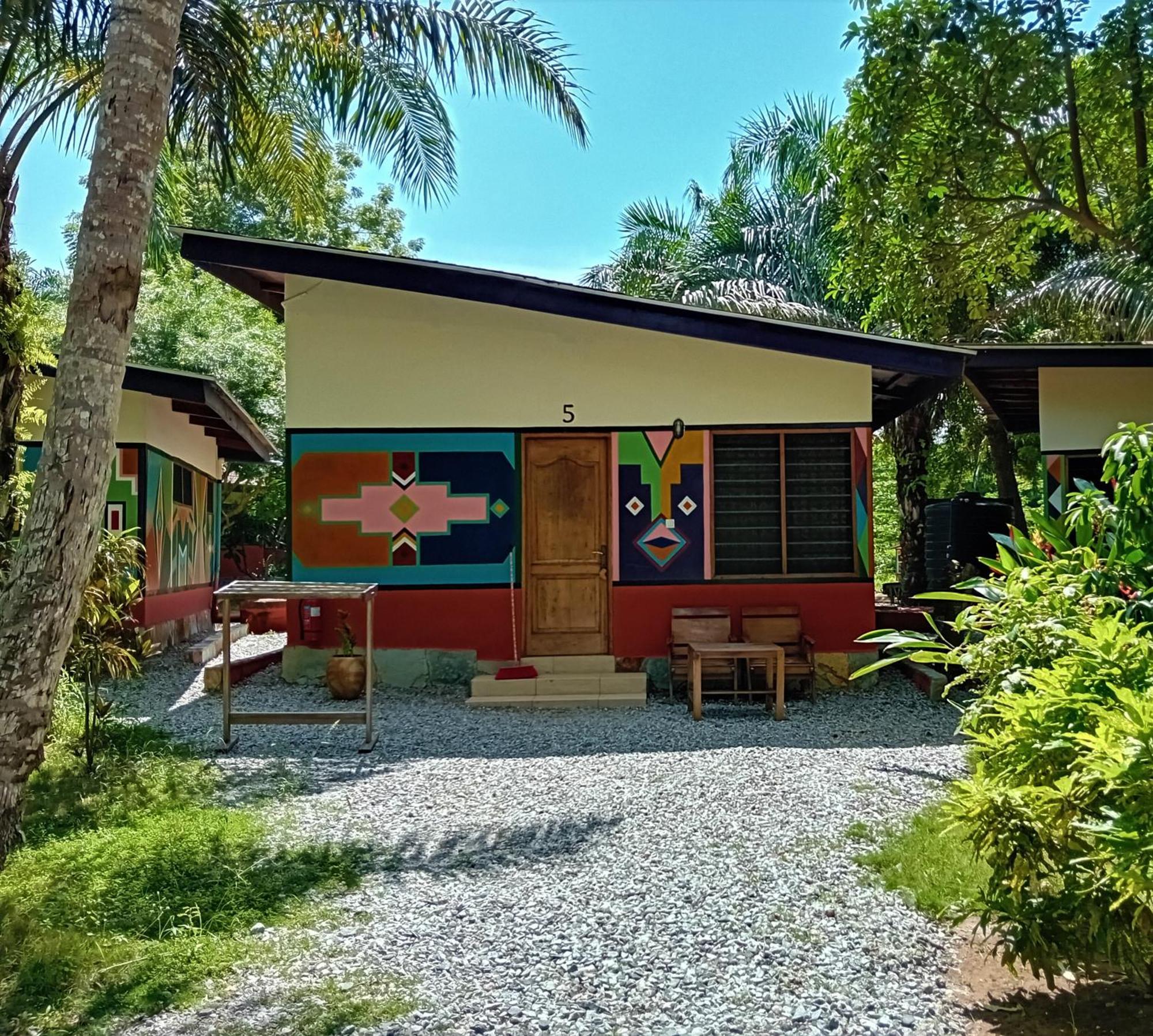 Ko-Sa Beach Resort Ltd Ampeni Exterior photo